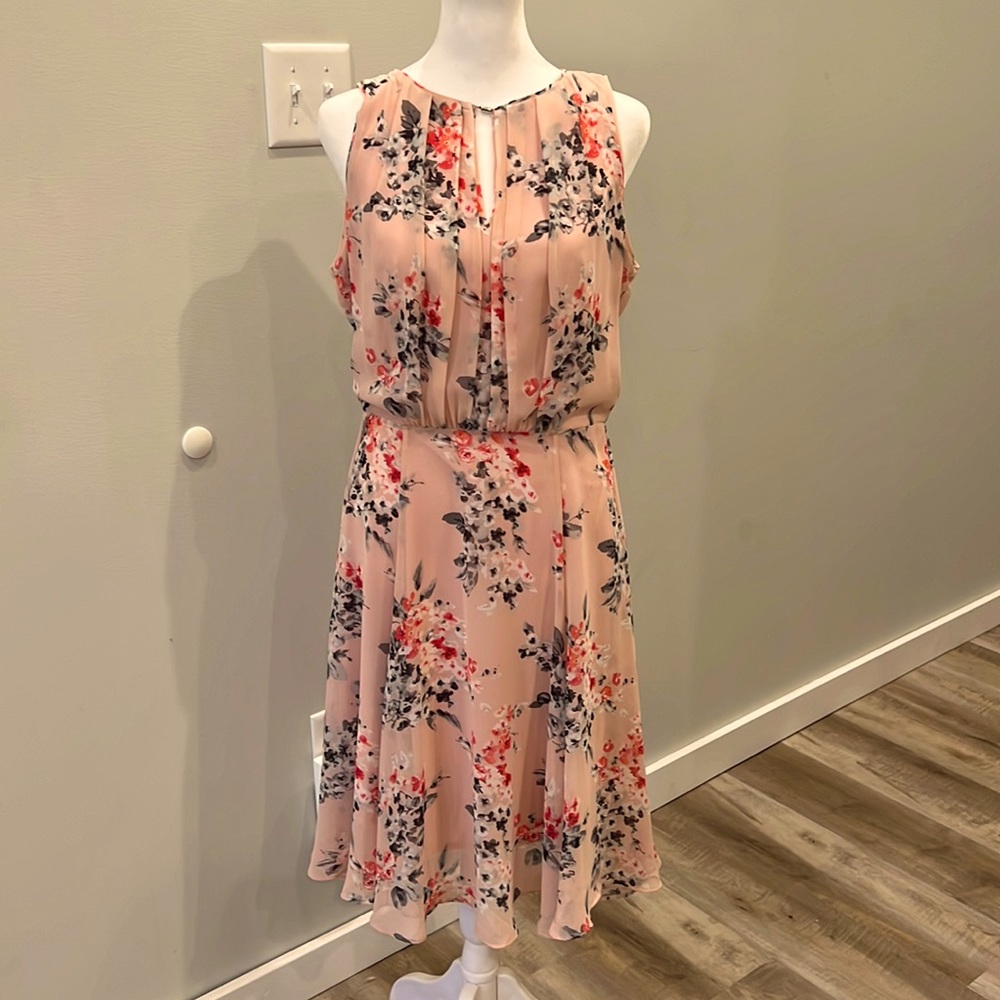 White House Black Market pink floral sleeveless fit & flare keyhole dress lined